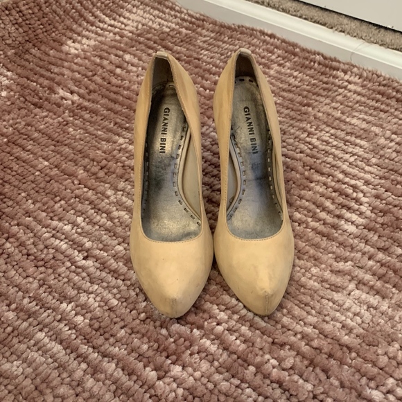 Gianni Bini Shoes - Gianni Bini Nude Heels